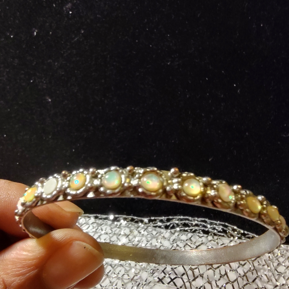 Woman's Silver Toned Bracelet
